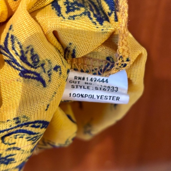 2/$15 - Yellow Floral Smocked Tank Top - Size M - Picture 6 of 8